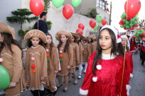 بالفيديو: الآلاف في الكرنفال والاستعراض الكشفي بمناسبة عيد الميلاد في مدينة يافا